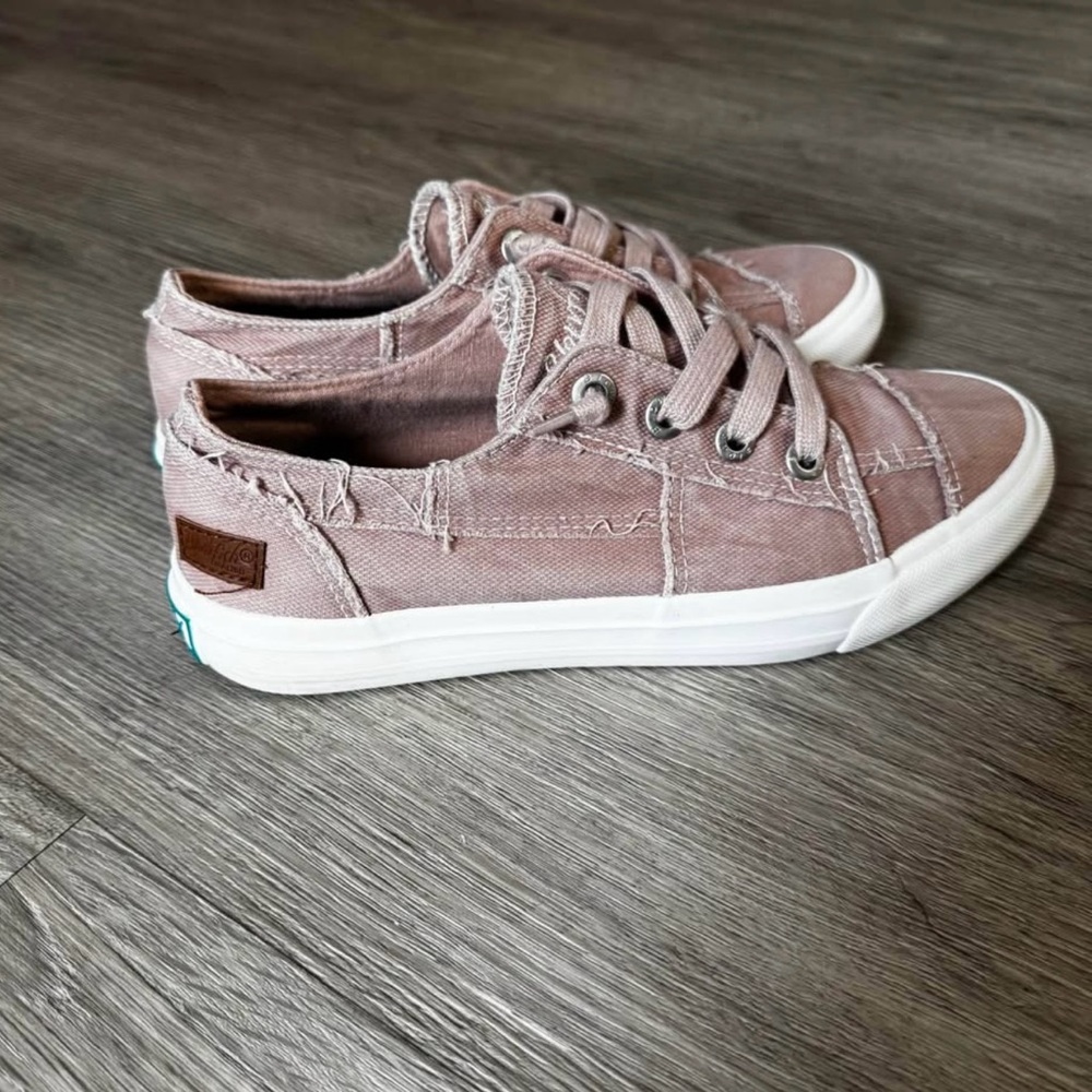 Women's Blowfish Pale Mauve Casual Sneakers - Picture 2 of 4